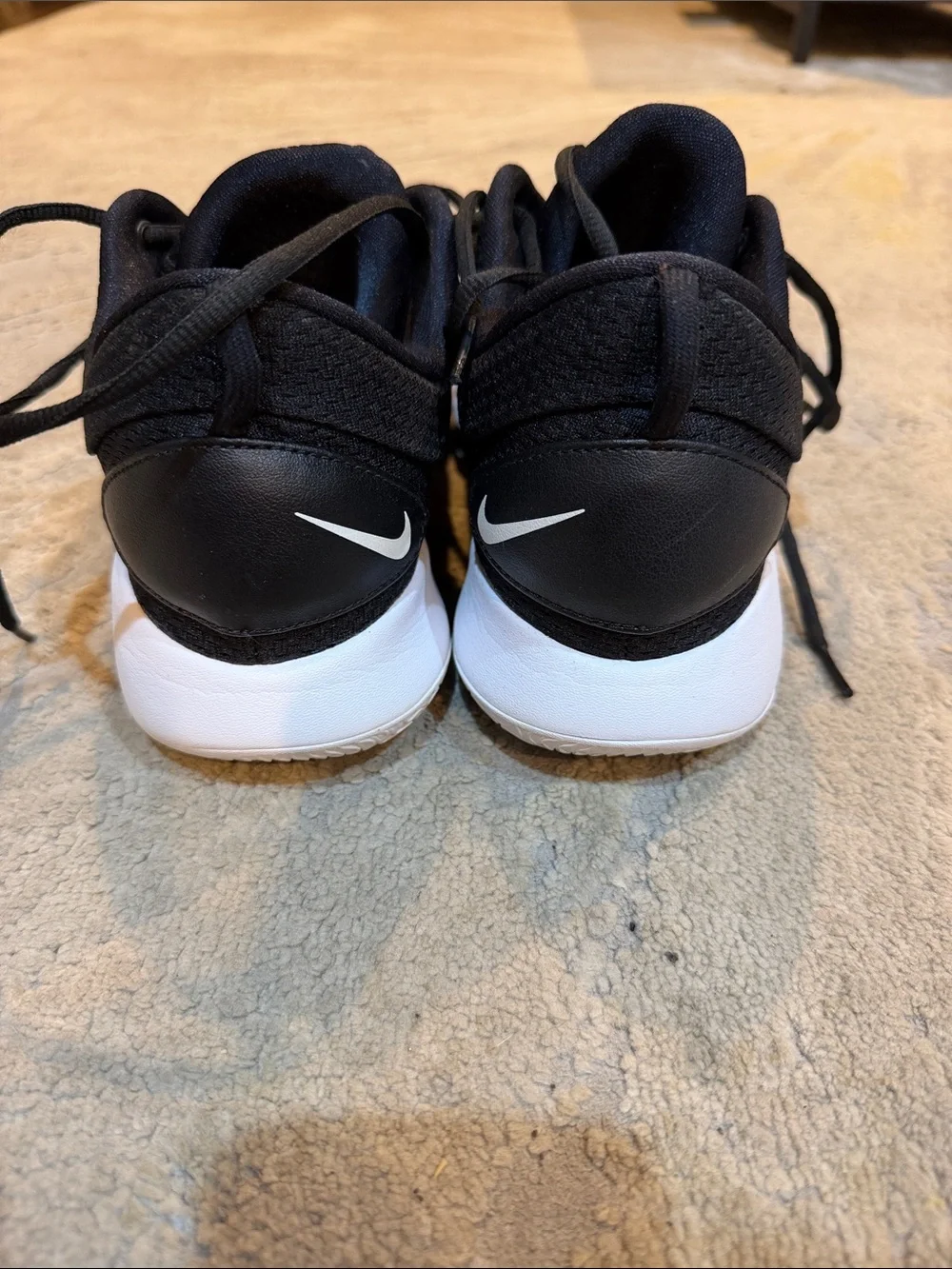 Nike men hyperdunk